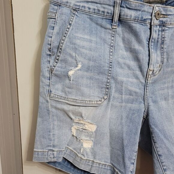 TORRID 5 Inch Vintage Stretch Mid-Rise Short - Picture 4 of 11